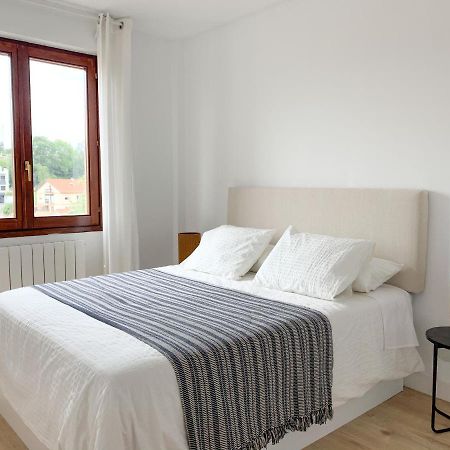 Acogedor Apartamento Con Terraza Y Parking Publico En Comillas Buitenkant foto