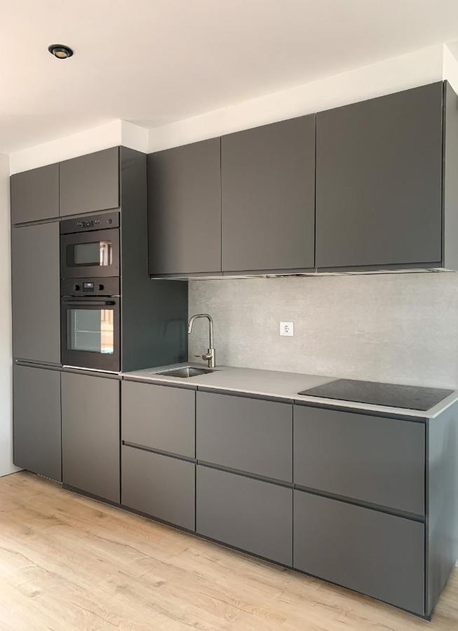 Acogedor Apartamento Con Terraza Y Parking Publico En Comillas Buitenkant foto