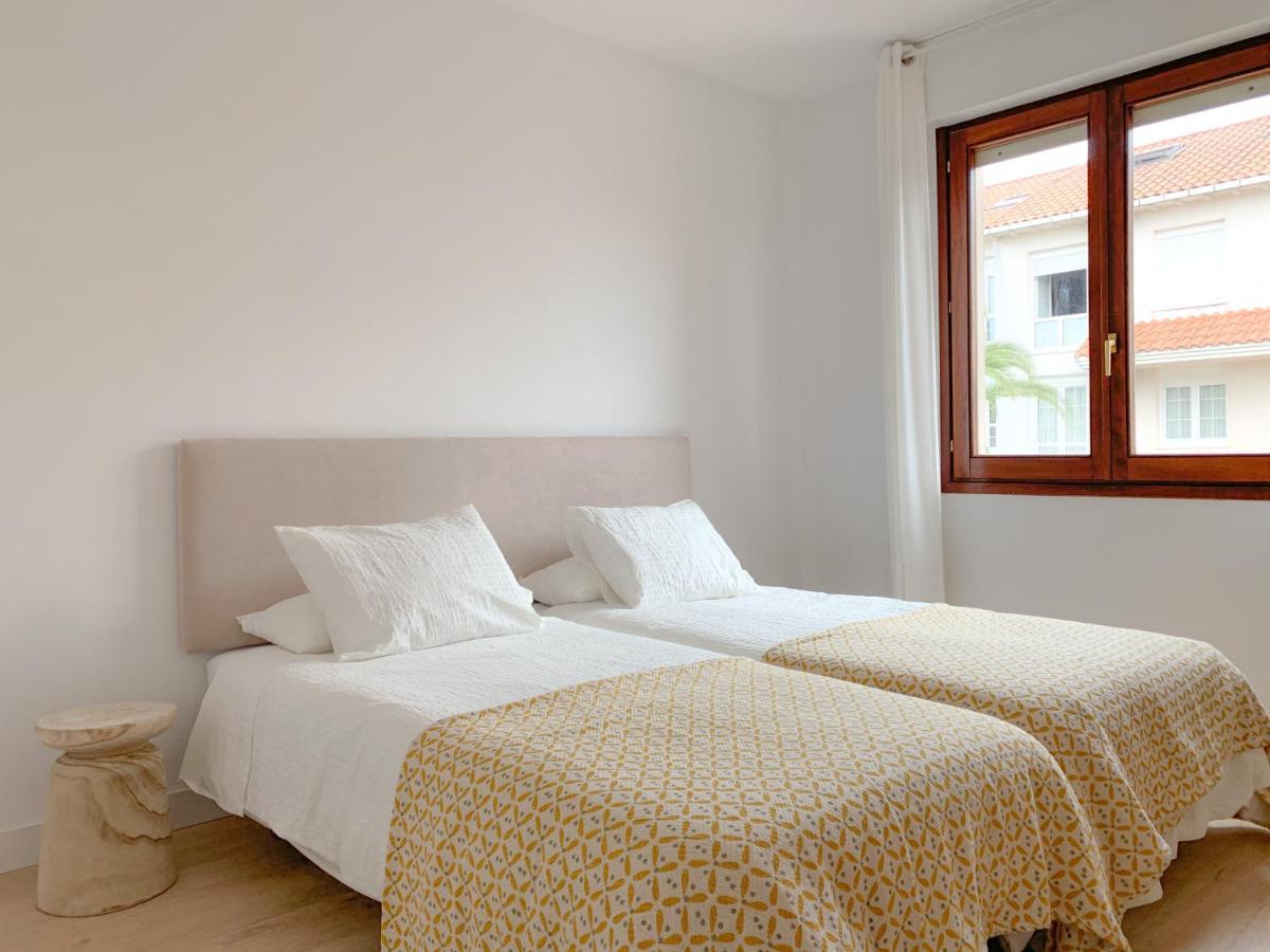 Acogedor Apartamento Con Terraza Y Parking Publico En Comillas Buitenkant foto